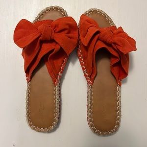 NWOT bow sandals